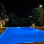 Villa Georgia With Pool Athíkia