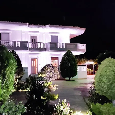 Villa Georgia With Pool *