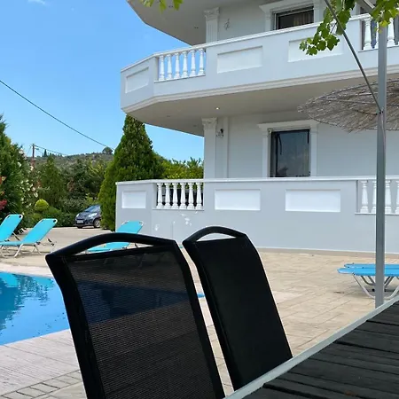 Georgia With Pool Athíkia