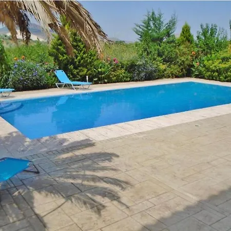 Villa Georgia With Pool