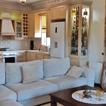 Villa Georgia With Pool