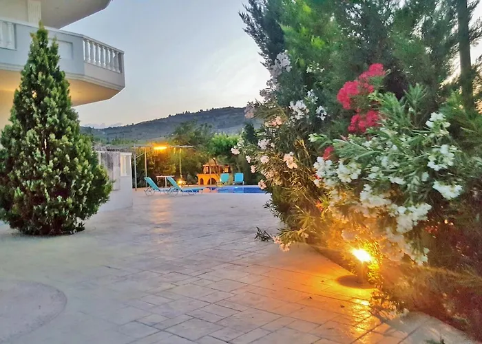 Georgia With Pool *