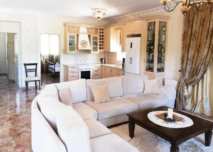 Georgia With Pool * Athíkia