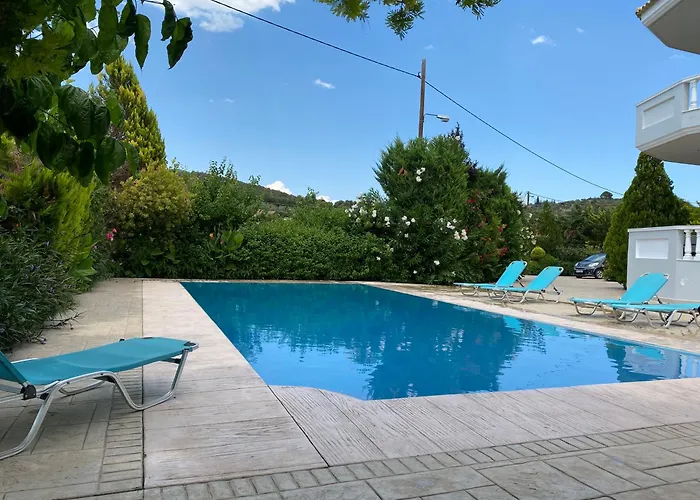 Georgia With Pool * Athikia