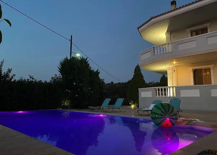 Georgia With Pool
