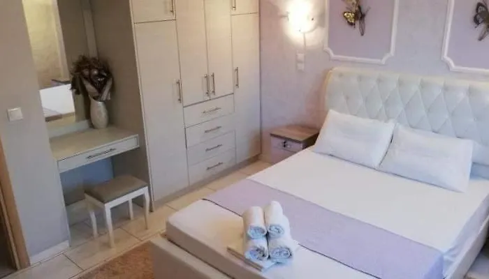 Georgia With Pool Villa