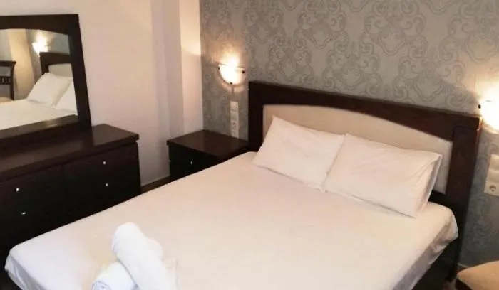 Georgia With Pool * Athikia