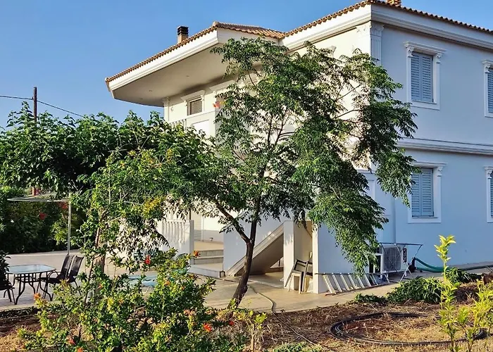 Georgia With Pool Villa